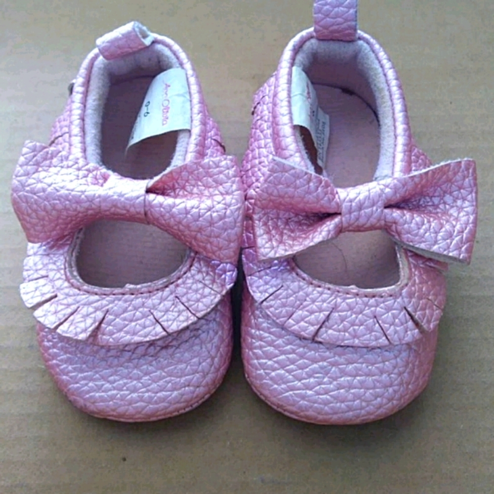 EUC Ava Olivia pink Baby Moccasins Size 0-6 months Pocahontas shoes